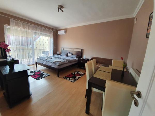 Party Vendégház : photo 7 de la chambre suite