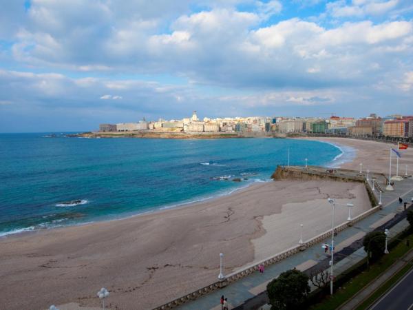 Hotel Riazor : photo 1 de la chambre chambre double standard (1 ou 2 lits) - vue sur mer