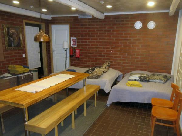 TurusenSaha Guesthouse : photo 1 de la chambre chambre double deluxe (2 adultes + 1 enfant)