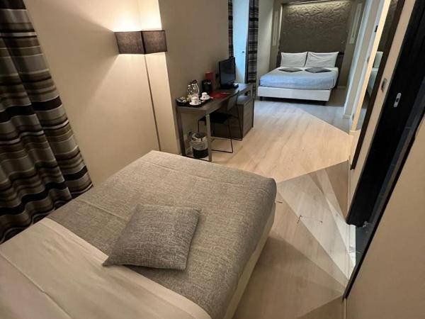 Hotel Diplomatic : photo 5 de la chambre chambre triple