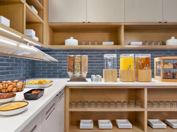 Hyatt Place Columbus Polaris : photo 3 de la chambre queen room with two queen beds with sofa bed and tub - disability access