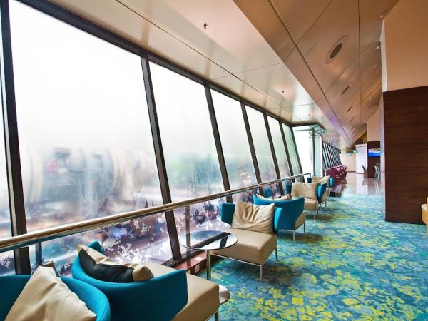 Ambassador Transit Lounge Terminal 2 : photo 9 de la chambre 3 hours lounge use seated sofa chairs (no bed) check-in between 7am to 7pm