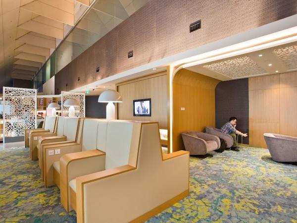 Ambassador Transit Lounge Terminal 2 : photo 9 de la chambre nap room and lounge use + free meals (common shower & toilet) check-in 2pm & check-out 12pm