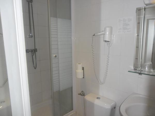 Hipotel Paris Montmartre Gare du Nord : photo 6 de la chambre chambre double