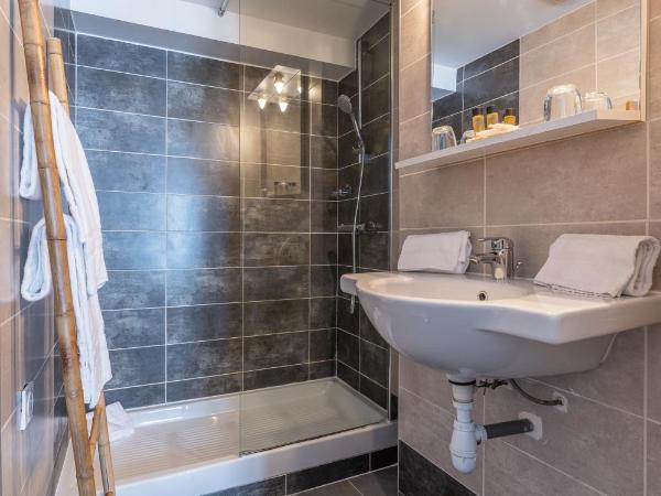 Hôtel Hoche : photo 4 de la chambre chambre double avec terrasse