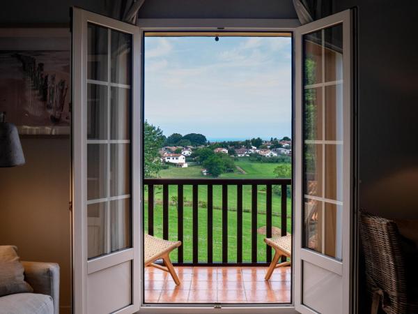 Villa Enara : photo 4 de la chambre chambre double deluxe avec balcon - vue sur mer