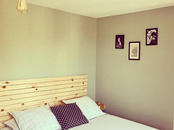 Léhontine : photo 1 de la chambre chambre double avec salle de bains privative