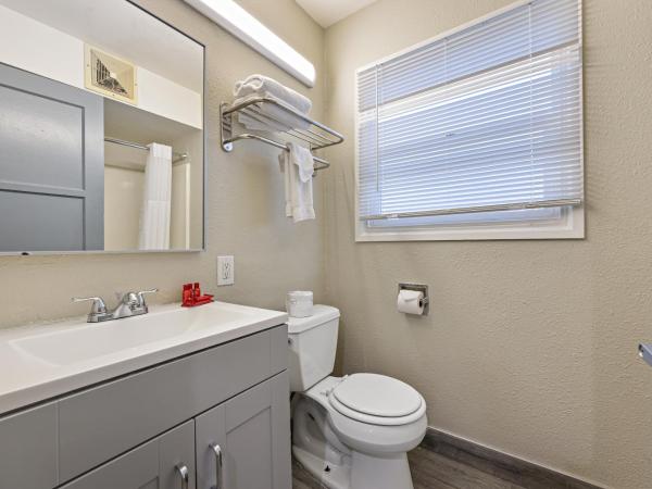 Hotel Point Loma : photo 2 de la chambre chambre standard lit queen-size