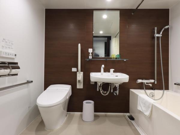 HOTEL M's EST KYOTO STATION SOUTH : photo 5 de la chambre chambre lits jumeaux pour personnes à mobilité réduite