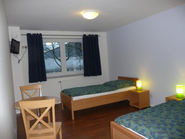 Hansehus : photo 4 de la chambre chambre lits jumeaux avec salle de bains