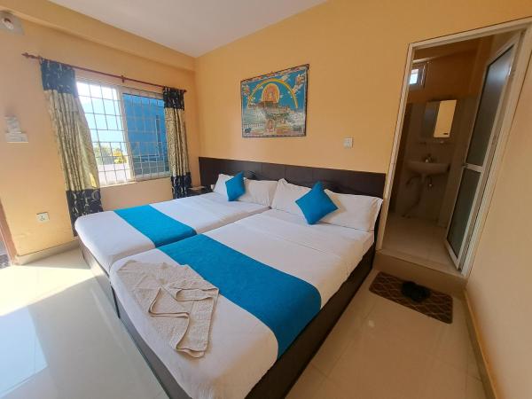 Golden Lake : photo 3 de la chambre chambre lits jumeaux - vue sur lac