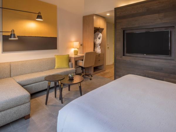 The Hi-Lo, Autograph Collection : photo 2 de la chambre chambre king premium avec vue sur ville