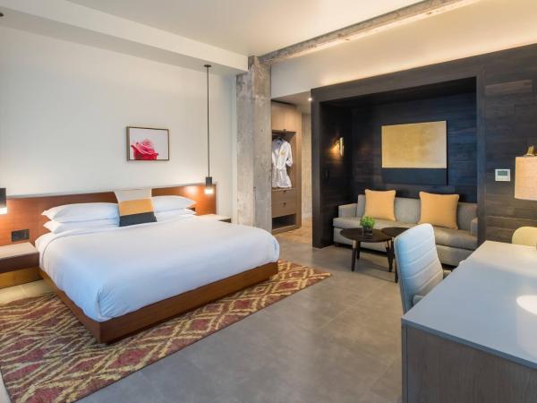 The Hi-Lo, Autograph Collection : photo 2 de la chambre suite lit king-size angle junior - vue sur ville