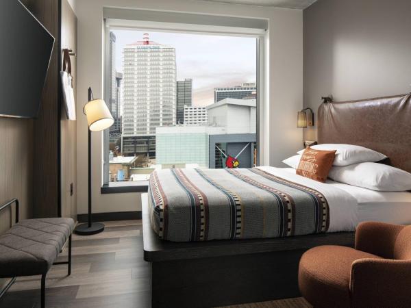 Moxy Louisville Downtown : photo 1 de la chambre chambre 1 lit queen-size