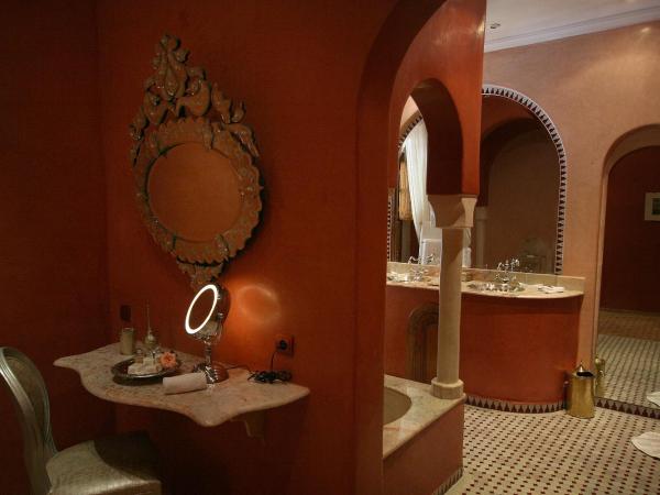Demeures d'Orient Riad & Spa : photo 9 de la chambre suite lit queen-size - vue sur piscine