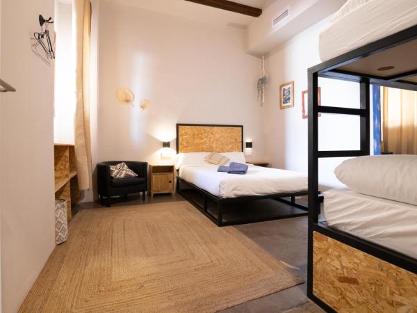 Bird House : photo 1 de la chambre chambre quadruple avec salle de bains commune