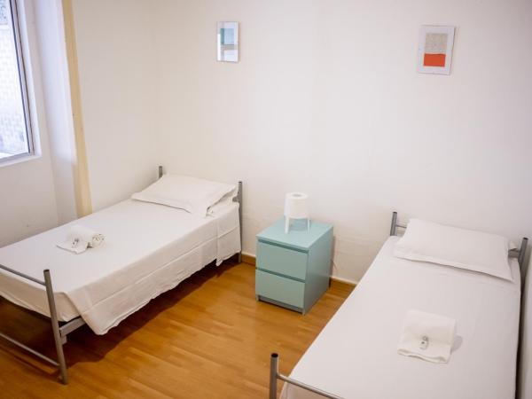 The Pocket Pillow House : photo 2 de la chambre chambre double ou lits jumeaux avec salle de bains commune