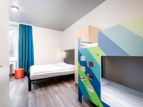 a&o Wien Stadthalle : photo 5 de la chambre chambre familiale (2 adultes et 2 enfants)
