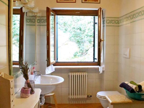 Agriturismo alle Torricelle : photo 3 de la chambre chambre triple avec salle de bains privative