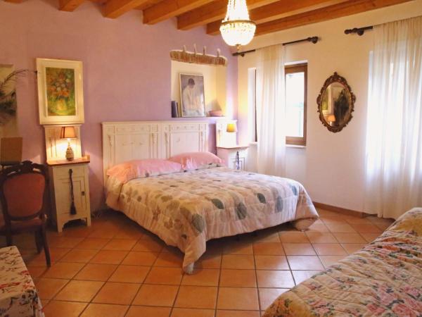 Agriturismo alle Torricelle : photo 1 de la chambre chambre triple avec salle de bains privative