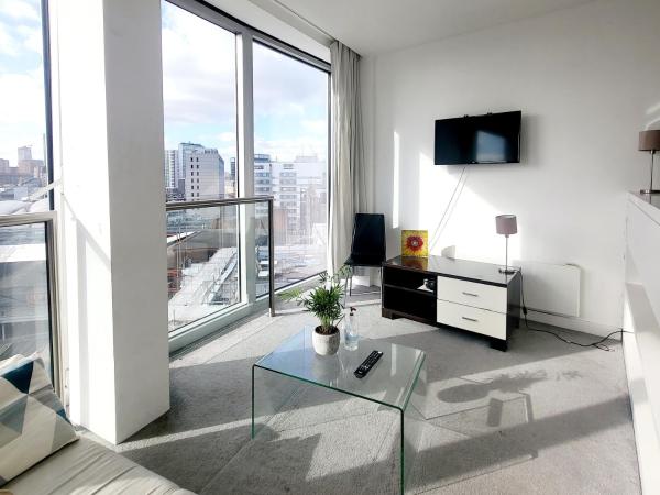 Cityscape Apartment in Birmingham with Self Checkin : photo 7 de la chambre appartement avec terrasse