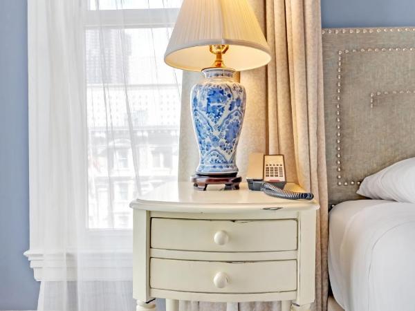 Cornell Hotel de France : photo 5 de la chambre chambre lit queen-size deluxe