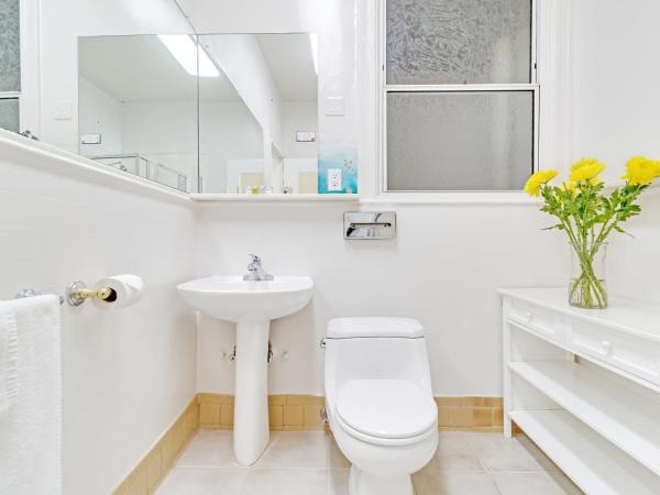 Cornell Hotel de France : photo 5 de la chambre chambre triple premier