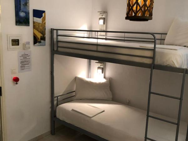 Rhodes Backpackers Boutique Hostel and Apartments : photo 9 de la chambre lit dans dortoir mixte de 4 lits