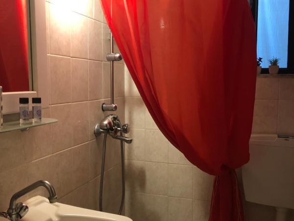 Rhodes Backpackers Boutique Hostel and Apartments : photo 3 de la chambre chambre lits jumeaux standard