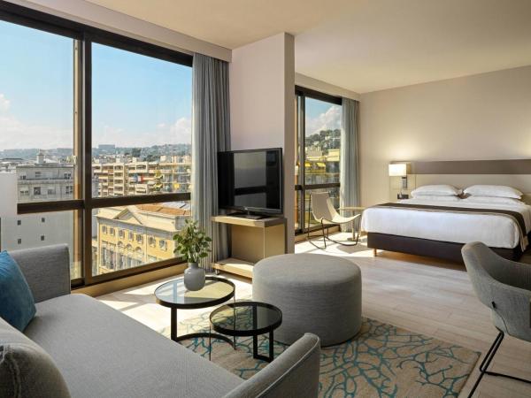 AC Hotel by Marriott Nice : photo 4 de la chambre suite avec vue partielle sur mer