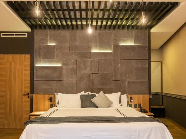 Hotel Patio Santiago : photo 5 de la chambre chambre lit king-size deluxe