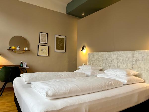 Hotel Rathaus - Wein & Design : photo 2 de la chambre chambre lit king-size suprieure