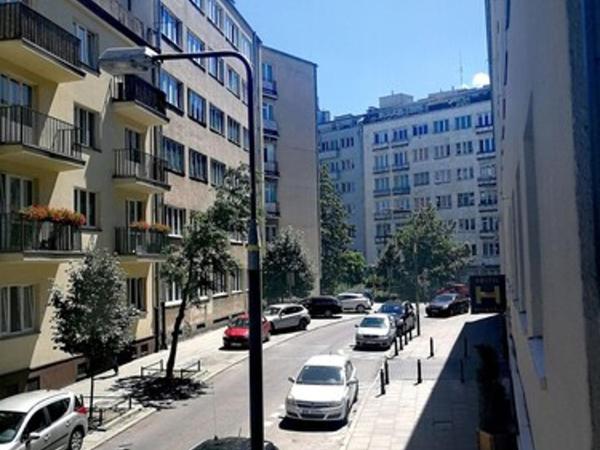 Hostel Helvetia - PRIVATE ROOMS in CITY CENTER and OLD TOWN : photo 10 de la chambre studio avec balcon