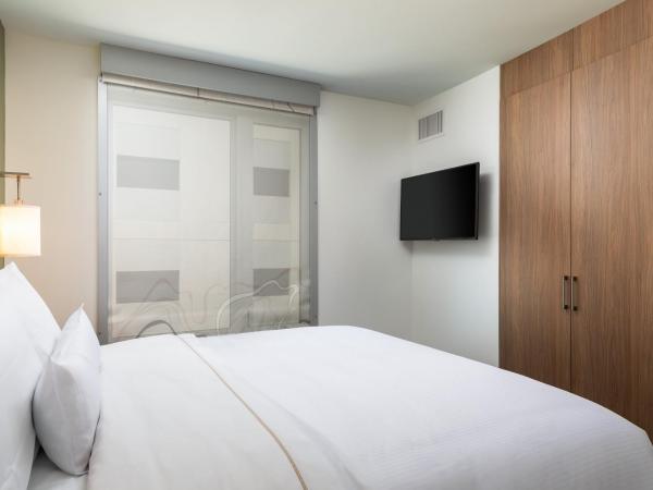 Element Denver Downtown East : photo 3 de la chambre suite 1 chambre avec 1 lit king-size et canapé-lit
