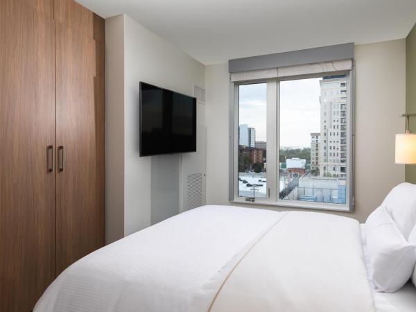 Element Denver Downtown East : photo 7 de la chambre suite 1 chambre avec 1 lit king-size et canapé-lit