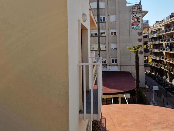 Hotel Mireia : photo 10 de la chambre chambre double ou lits jumeaux avec balcon