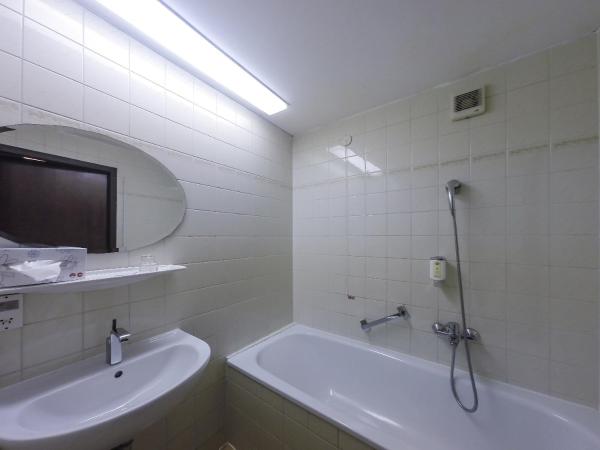 Hotel Mozart : photo 4 de la chambre chambre simple basique