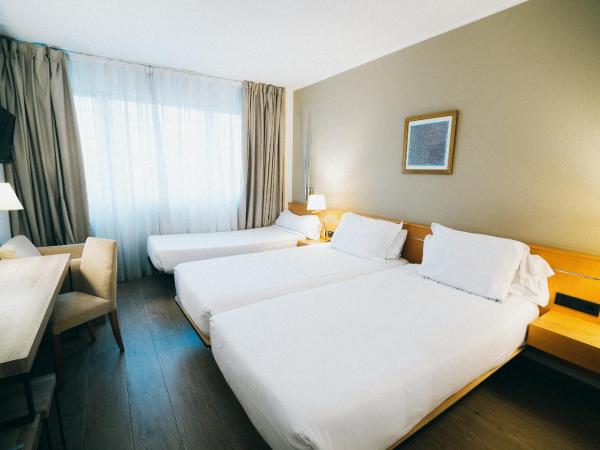 Eurohotel Diagonal Port : photo 1 de la chambre chambre double avec lit d'appoint