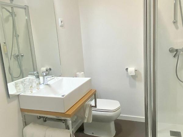 Pensión Residencia Fornos : photo 7 de la chambre chambre lits jumeaux