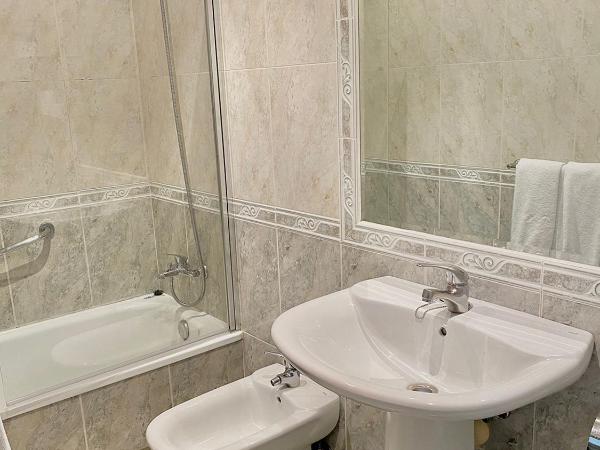 Pensión Residencia Fornos : photo 5 de la chambre chambre double