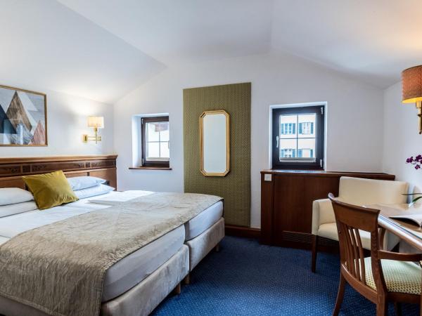 Hotel Mondschein : photo 2 de la chambre chambre triple avec 2 chambres