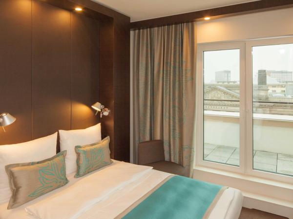 Motel One Berlin-Potsdamer Platz : photo 7 de la chambre chambre lit queen-size.