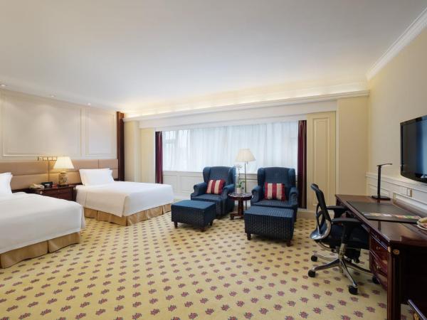 Crowne Plaza Hotel & Suites Landmark Shenzhen, an IHG Hotel - Nearby Luohu Border, Indoor heated swimming pool, Complimentary Welcome Drink : photo 2 de la chambre suite