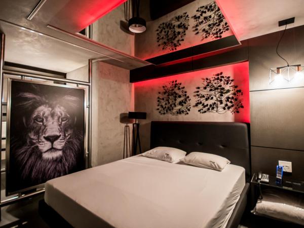 Opium Motel (Adult Only) : photo 6 de la chambre chambre lit king-size