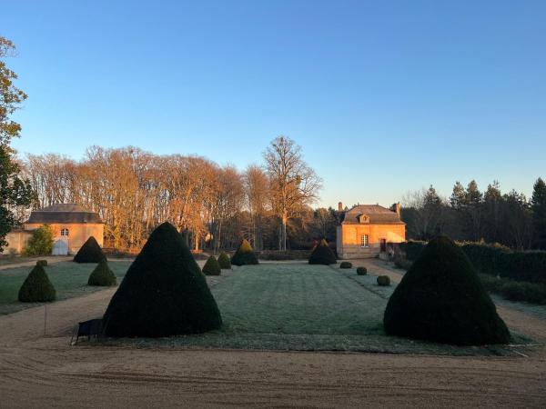 24H LE MANS Château de Lauresse chambres d'hôtes Luxe : photo 2 de la chambre suite familiale deluxe