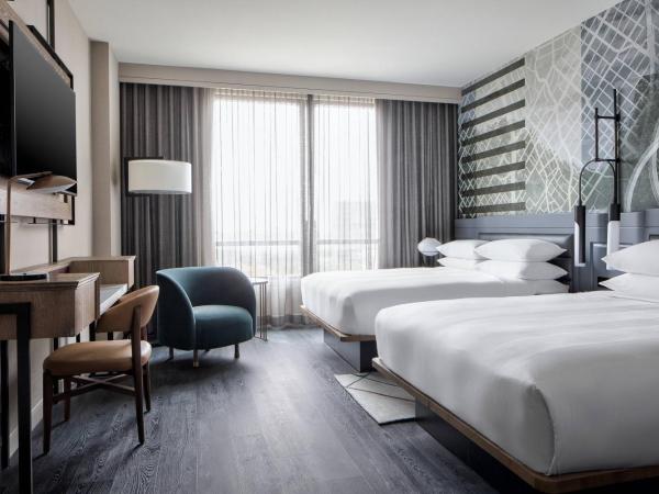Marriott Dallas Uptown : photo 1 de la chambre chambre standard avec 2 lits queen-size - vue sur ville