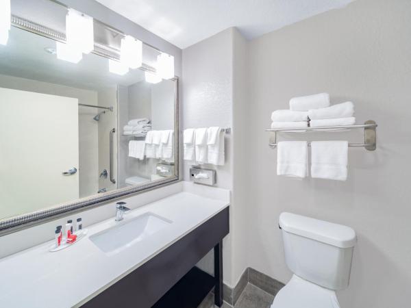 Days Inn & Suites by Wyndham San Antonio near Frost Bank Center : photo 1 de la chambre chambre 2 lits queen-size - non-fumeurs
