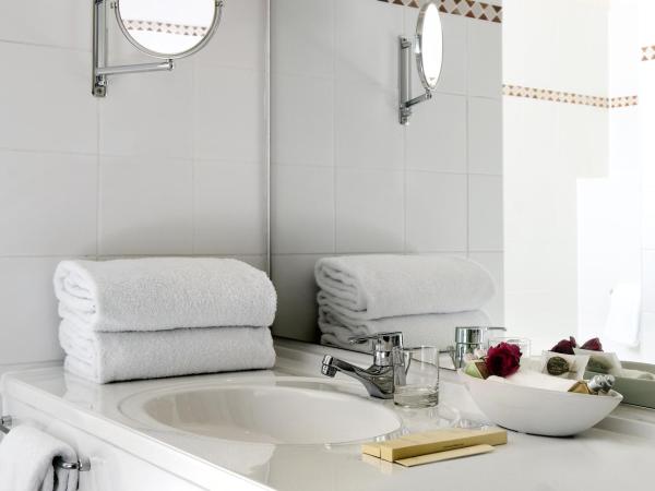 Hotel Elbflorenz Dresden : photo 3 de la chambre chambre double ou lits jumeaux