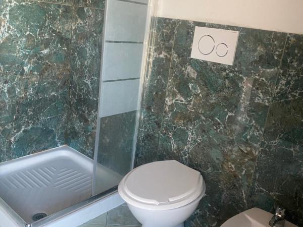 MRHostel Milano : photo 2 de la chambre chambre triple avec salle de bains commune