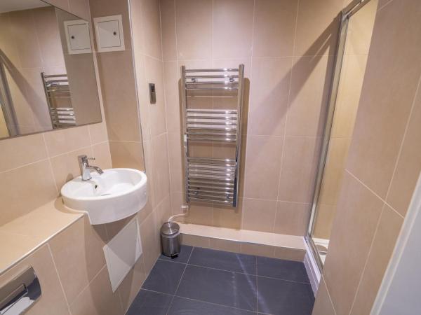 The Waterside Hotel and Leisure Club : photo 3 de la chambre petite chambre double